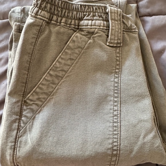 American Eagle Outfitters Junior Girls Olive Cargo Pants - Picture 3 of 5